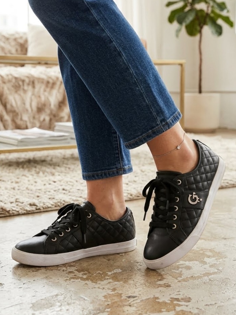 GBG | G BY GUESS Leather Quilted Fashion Sneakers Size 9